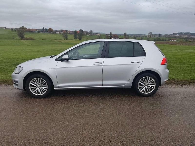 Reflexsilber Gebraucht 2014 VW Golf Cup Limousine | 6.990 € (Guter Preis) - Bild 1/4