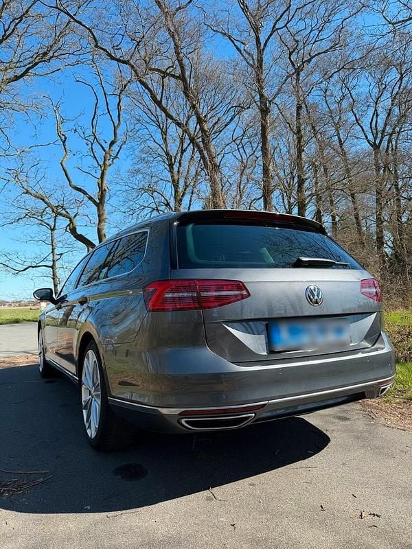 Gebraucht VW Passat R-line 240 PS (176 kW) 2015 Grau Kombi