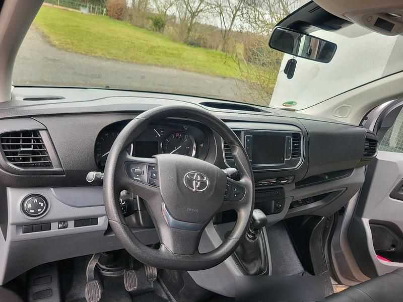 Gebraucht Toyota Proace Verso 144 PS (105 kW) 2022 Grau Van