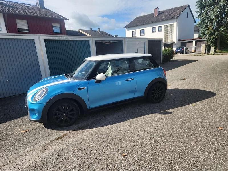 Second-hand Mini Cooper D 116 CP (85 kW) 2018 Albastru Hatchback