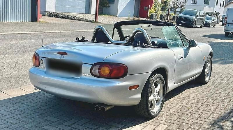 Second-hand Mazda MX5 110 CP (80 kW) 2000 Argintiu Cabrio