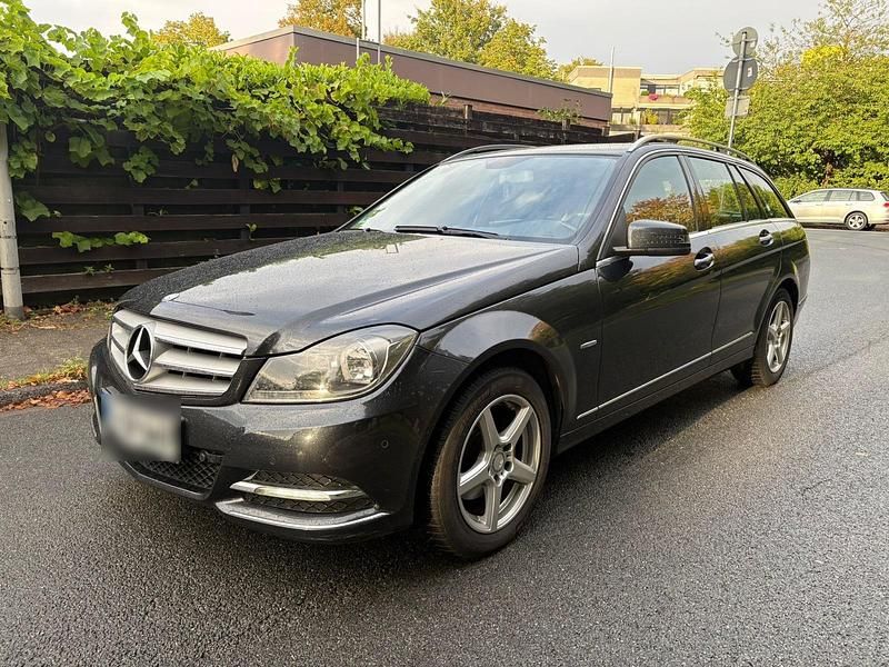 Gebraucht Mercedes C200 136 PS (100 kW) 2011 Schwarz Kombi
