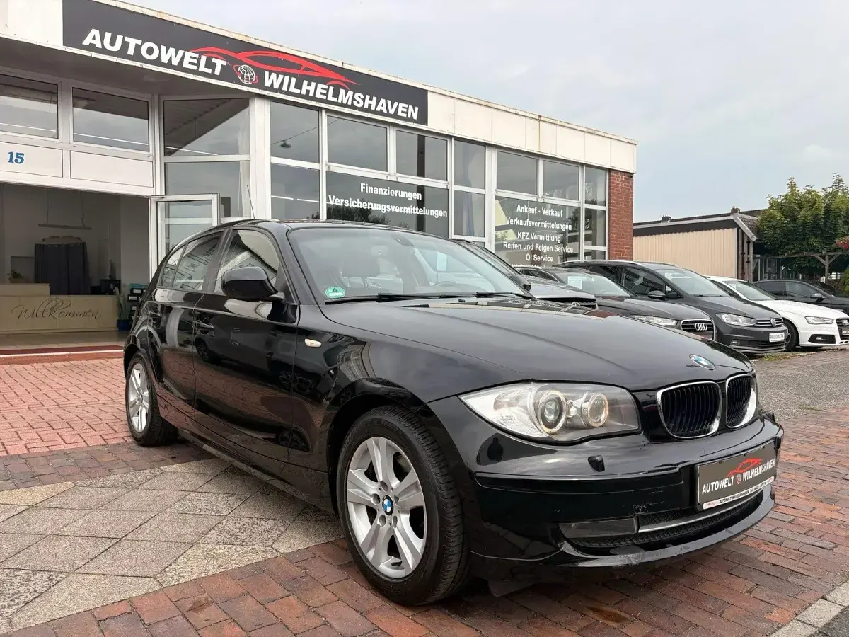 Gebraucht BMW 120 177 PS (130 kW) 2010 Schwarz Kleinwagen