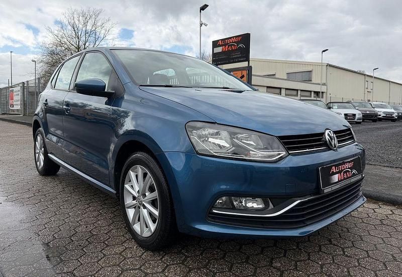 Gebraucht VW Polo LOUNGE 90 PS (66 kW) 2015 Blau Limousine