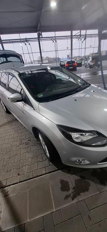 Gebraucht Ford Focus Titanium 125 PS (91 kW) 2014 Silber Kombi