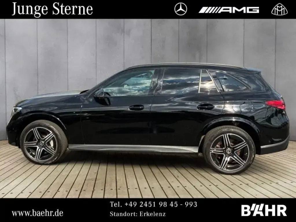 Gebraucht Mercedes GLC300 AMG 204 PS (150 kW) 2023 Schwarz SUV