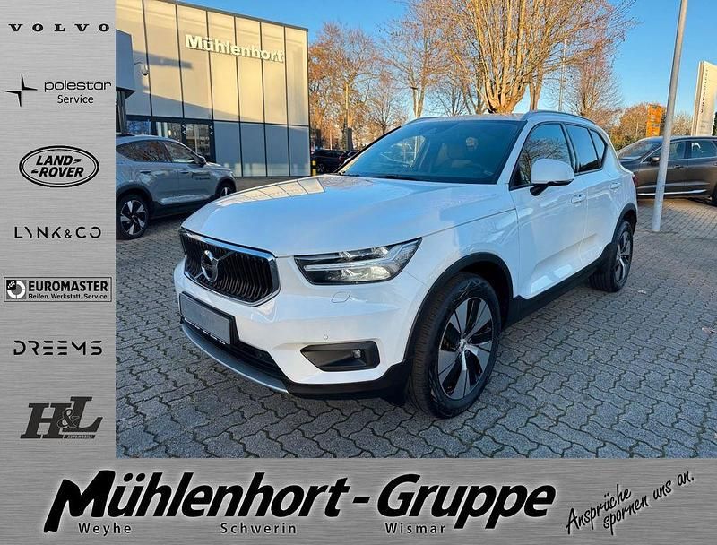 Weiß Gebraucht 2021 Volvo XC40 Momentum SUV | 25.900 € (Guter Preis) - Bild 1/4