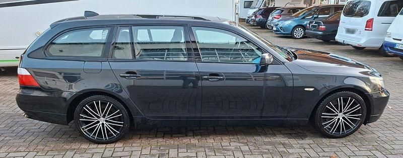 Gebraucht BMW 525 177 PS (130 kW) 2006 Schwarz Kombi