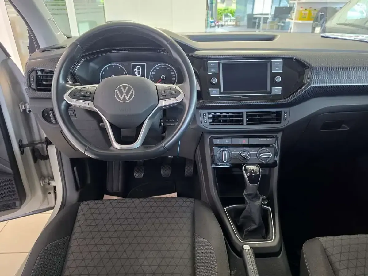 Gebraucht VW T-Cross Life 95 PS (69 kW) 2021 Grau SUV