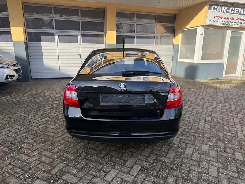 Gebraucht Skoda Rapid Active 105 PS (77 kW) 2013 Schwarz Kleinwagen