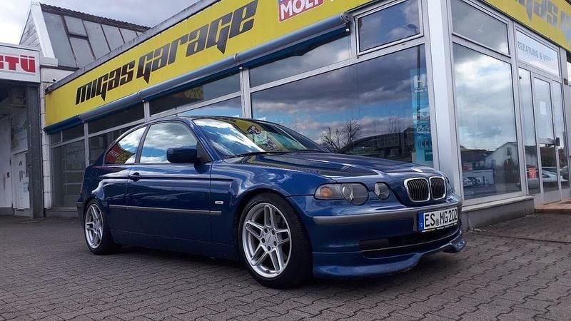 Blau Gebraucht 2001 BMW 325 Limousine | 4.600 € (Etwas zu teuer) - Bild 1/4