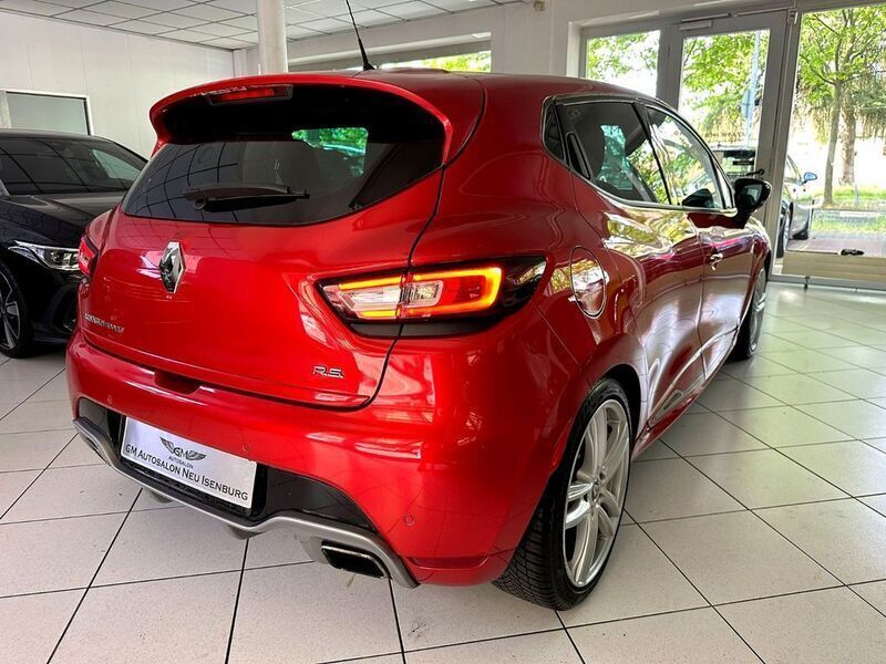 Gebraucht Renault Clio IV Trophy 220 PS (161 kW) 2017 Rot Limousine