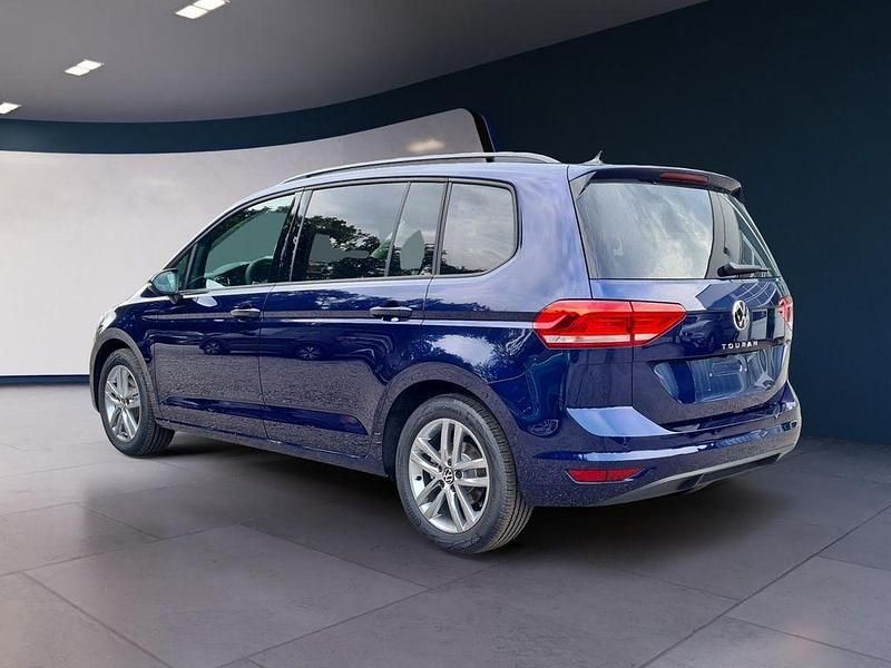 Gebraucht VW Touran Comfortline 150 PS (110 kW) 2025 Blau Van / Kleinbus