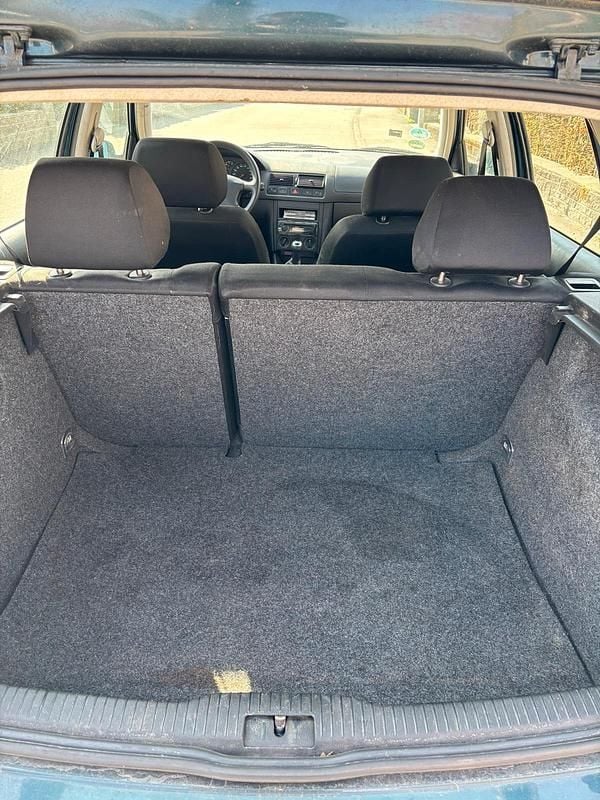 Second-hand VW Golf IV 72 CP (52 kW) 2003 Hatchback
