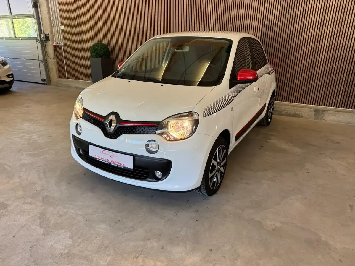 Second-hand Renault Twingo 71 CP (52 kW) 2018 Alb Hatchback