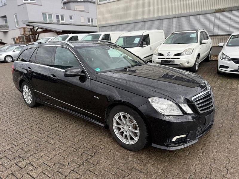 Gebraucht Mercedes E220 AMG line 170 PS (125 kW) 2011 Schwarz Kombi
