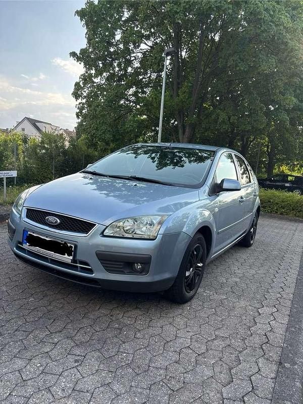 Blau Gebraucht 2006 Ford Focus Limousine | 2.300 € (Fairer Preis) - Bild 1/4