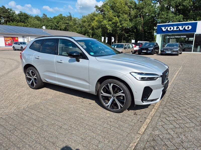 Silver dawn / metallic Gebraucht 2022 Volvo XC60 R-Design SUV | 42.900 € (Guter Preis) - Bild 1/4