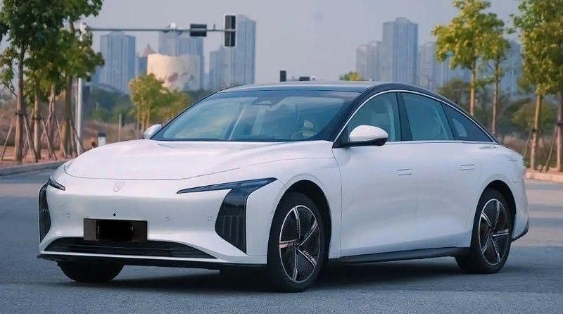 Blau Neu 2025 DFSK Forthing 7 Limousine | 39.985 € - Bild 1/4