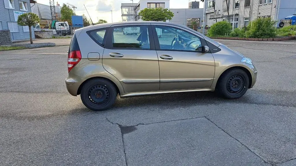 Gebraucht Mercedes A200 Elegance 136 PS (100 kW) 2005 Gold Van / Kleinbus