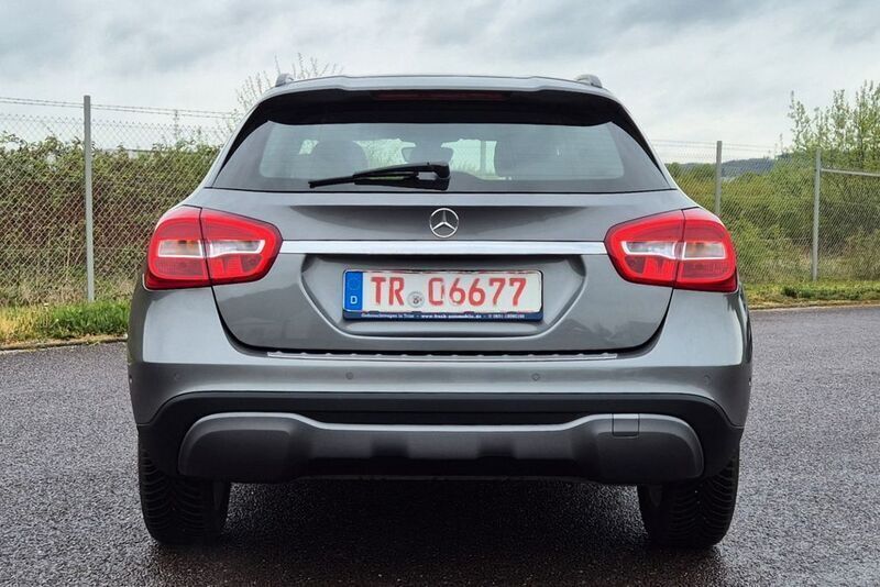 Gebraucht Mercedes GLA200 156 PS (114 kW) 2017 Grau SUV