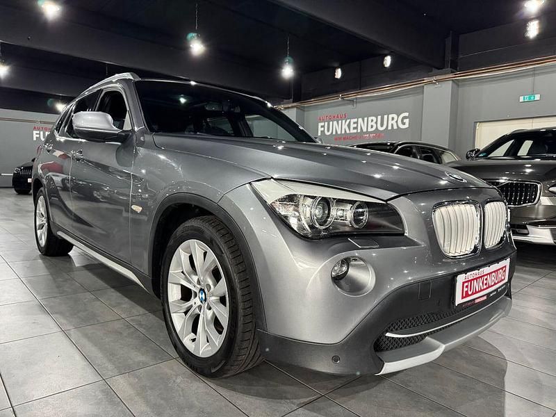 Grau Gebraucht 2011 BMW X1 Performance SUV | 9.900 € (Fairer Preis) - Bild 1/4