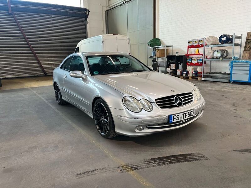Silber Gebraucht 2002 Mercedes CLK200 Avantgarde Coupé | 3.680 € (Fairer Preis) - Bild 1/4