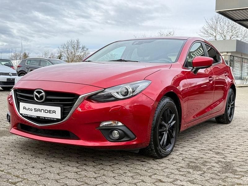 Gebraucht Mazda 3 Nakama 105 PS (77 kW) 2017 Rot Limousine