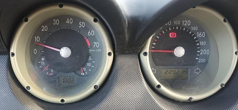 Second-hand VW Lupo 50 CP (36 kW) 2000 Roșu Hatchback