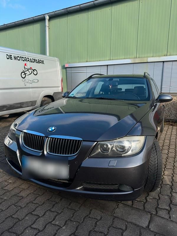 Gebraucht BMW 330 231 PS (169 kW) 2008 Silber Kombi