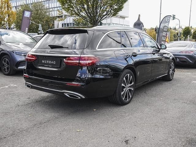 Gebraucht Mercedes E300 Avantgarde 320 PS (235 kW) 2022
