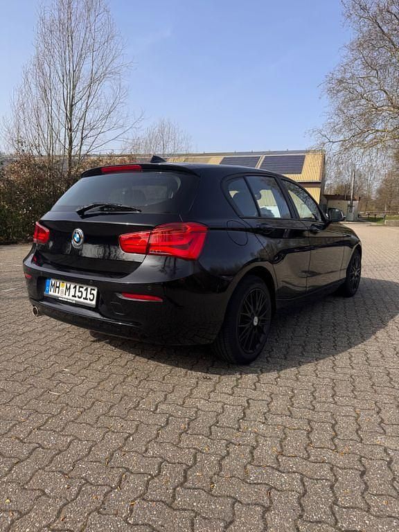 Gebraucht BMW 116 Advantage 116 PS (85 kW) 2016 Schwarz Kleinwagen