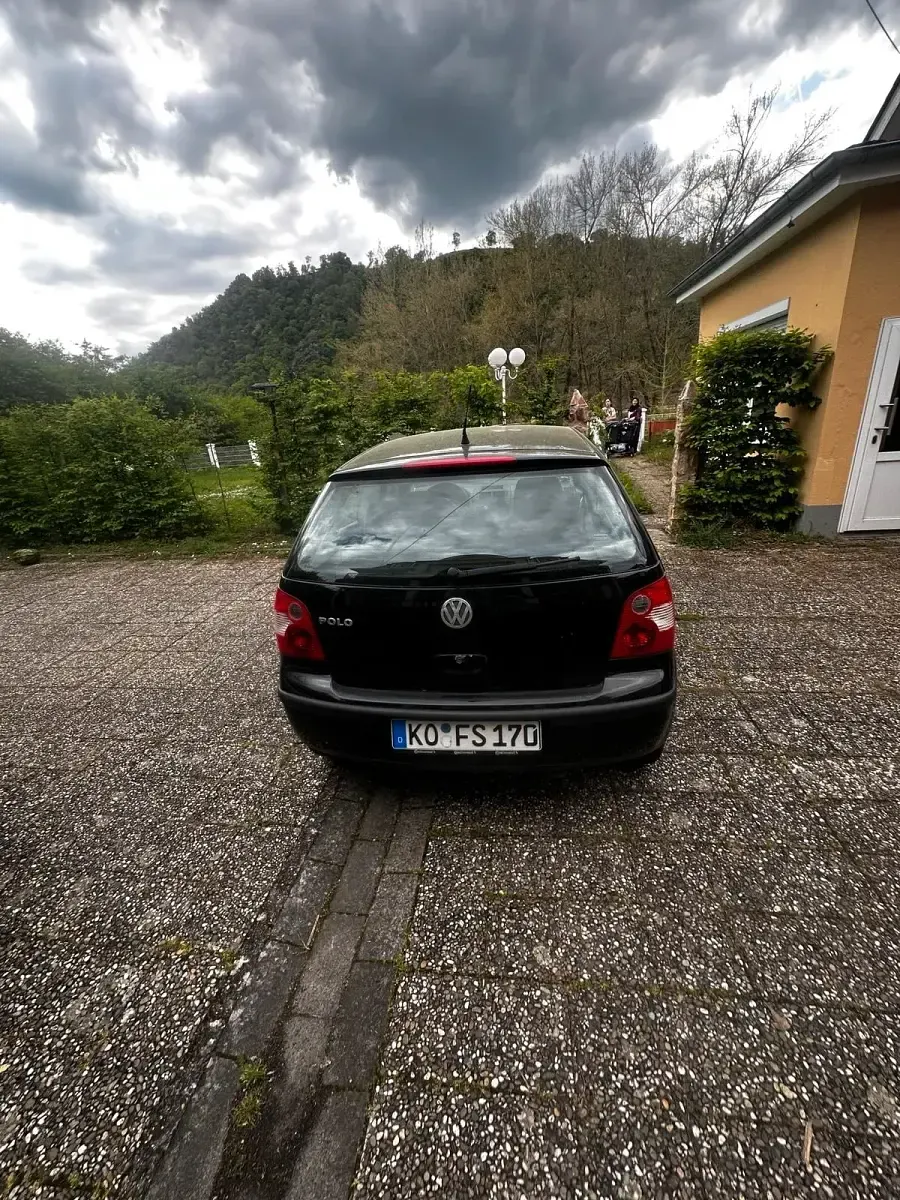 Gebraucht VW Polo 56 PS (41 kW) 2004 Schwarz Kleinwagen