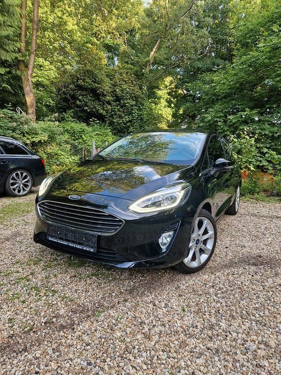 Gebraucht Ford Fiesta Titanium 125 PS (91 kW) 2017 Schwarz Kleinwagen