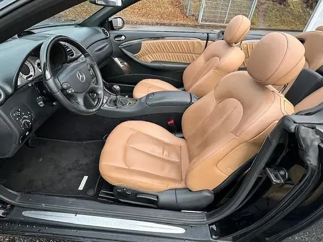 Gebraucht Mercedes CLK200 184 PS (135 kW) 2009 Schwarz Cabrio