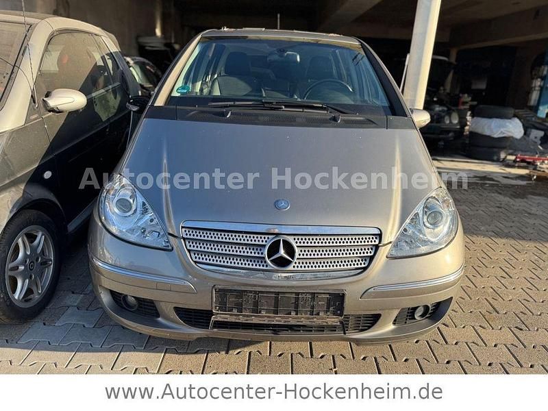 Grau Gebraucht 2007 Mercedes A170 Avantgarde Limousine | 999 € (Superpreis) - Bild 1/4