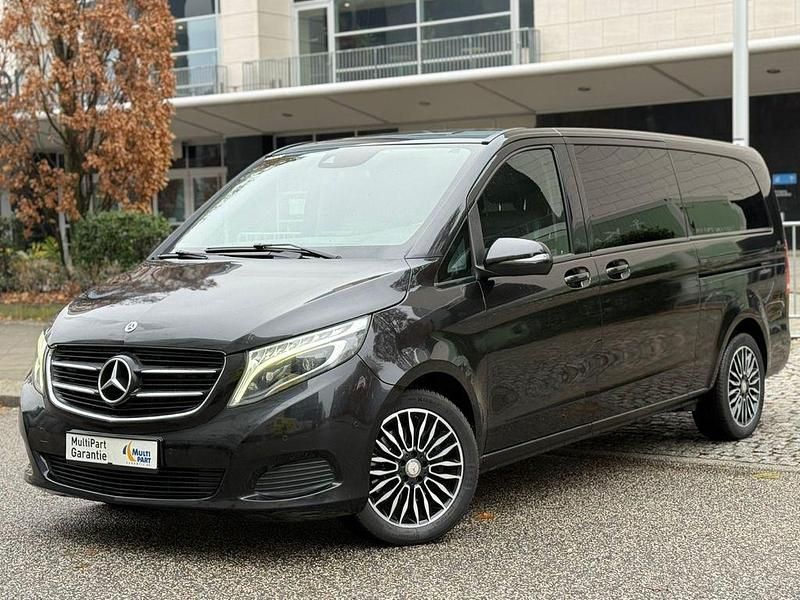 Schwarz Gebraucht 2018 Mercedes V250 Van / Kleinbus | 22.990 € (Superpreis) - Bild 1/4