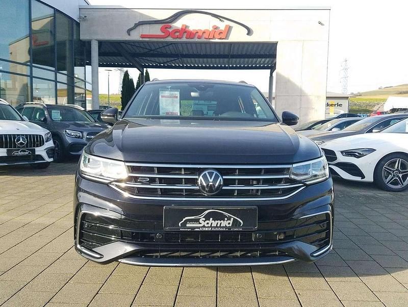 Gebraucht VW Tiguan R-line 200 PS (147 kW) 2023 Deep black perleffekt SUV
