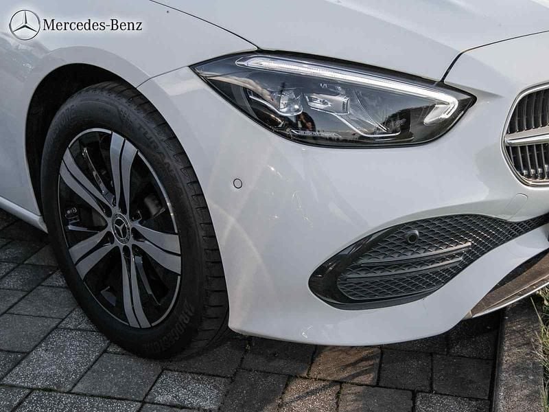 Gebraucht Mercedes C180 Avantgarde 170 PS (125 kW) 2024 Unilack polarweiß Limousine