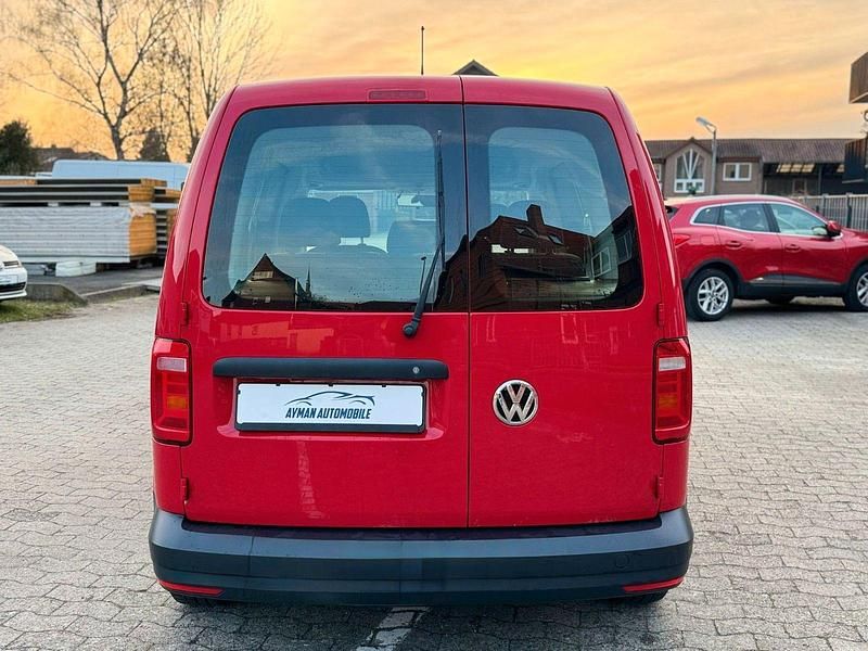 Gebraucht VW Caddy Trendline 102 PS (75 kW) 2017 Rot Van / Kleinbus