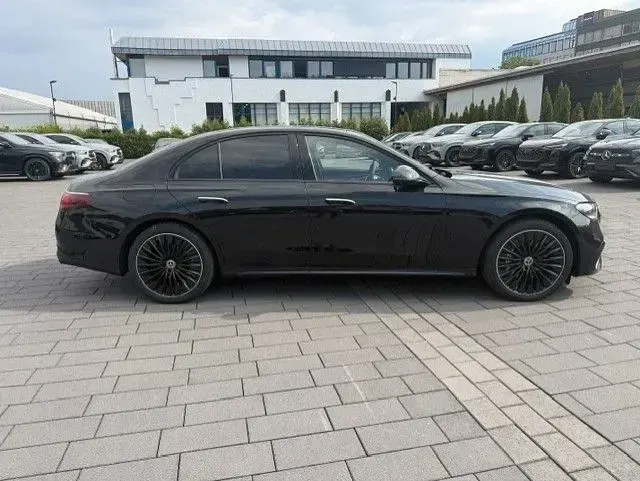 Neu Mercedes E220 AMG Line Premium Plus 197 PS (144 kW) 2026 Schwarz Limousine