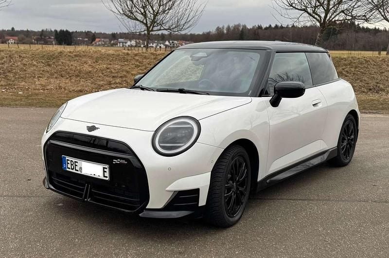 Gebraucht Mini John Cooper Works 218 PS (160 kW) 2025 Weiß Kleinwagen