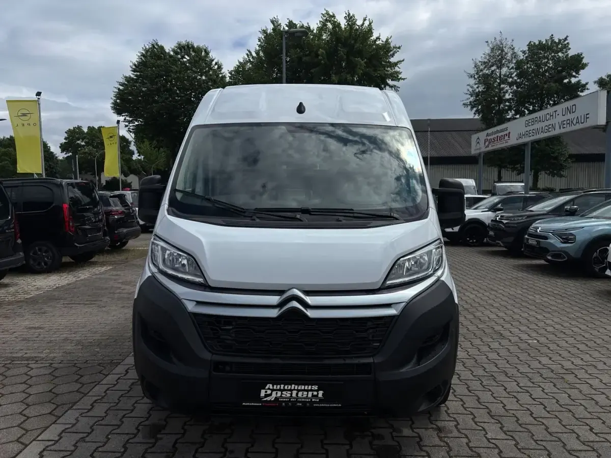 Gebraucht Citroën Jumper 140 PS (102 kW) 2024 Weiß Van / Kleinbus