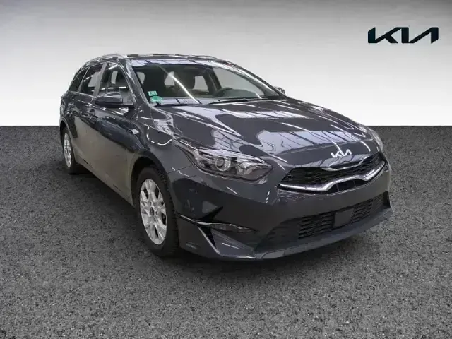 Gebraucht Kia Ceed Sportswagon Vision 140 PS (102 kW) 2025 H8g) pentametal met. (grau Kombi