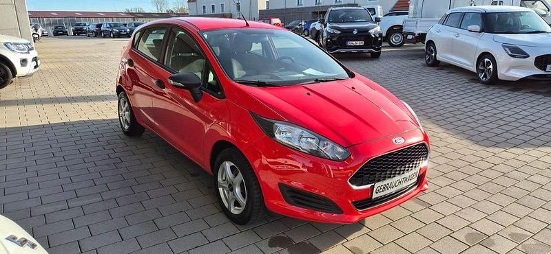 Gebraucht Ford Fiesta Ambiente 60 PS (44 kW) 2016 Rot Limousine