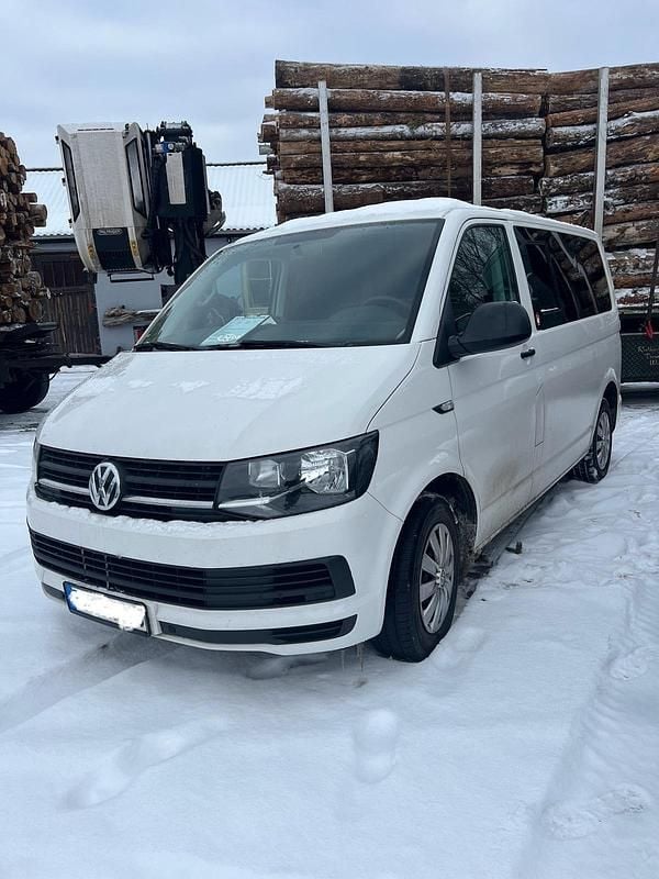 Weiß Gebraucht 2016 VW Multivan Trendline Van | 19.900 € (Superpreis) - Bild 1/4