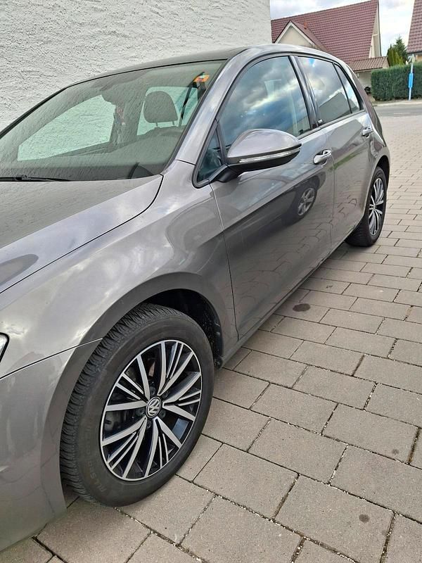 Gebraucht VW Golf VII 116 PS (85 kW) 2016 Grau Limousine