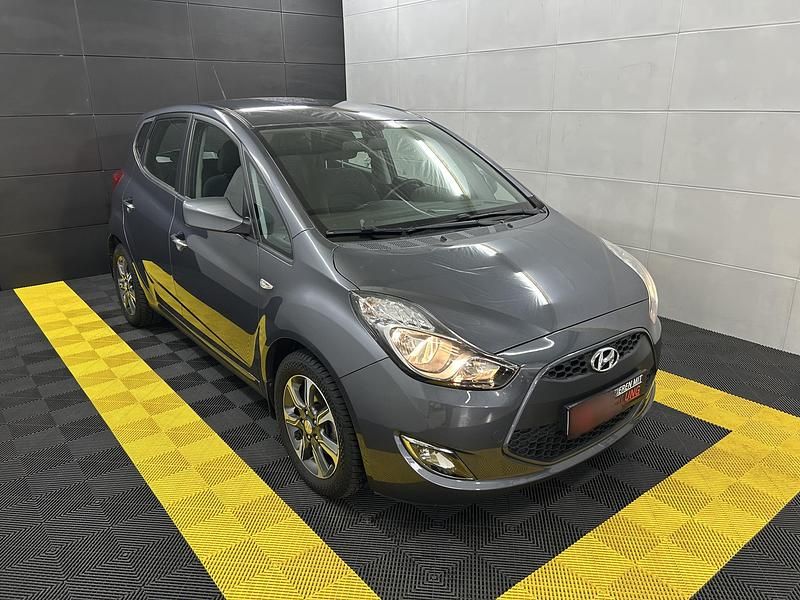Gebraucht Hyundai ix20 125 PS (91 kW) 2017 Metallic Kleinwagen