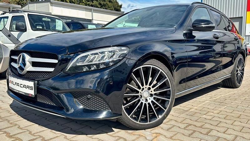 Schwarz Gebraucht 2018 Mercedes C200 Kombi | 16.450 € (Fairer Preis) - Bild 1/4