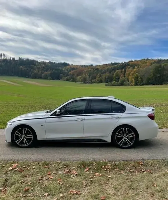 Gebraucht BMW 330 M Sport 258 PS (189 kW) 2015 Weiß Limousine
